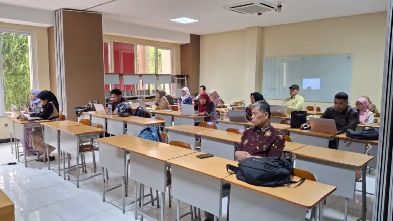 Tracer Study 2025: Lulusan Magister Pendidikan Biologi UMM 100% Terserap dan Relevan dengan Dunia Kerja